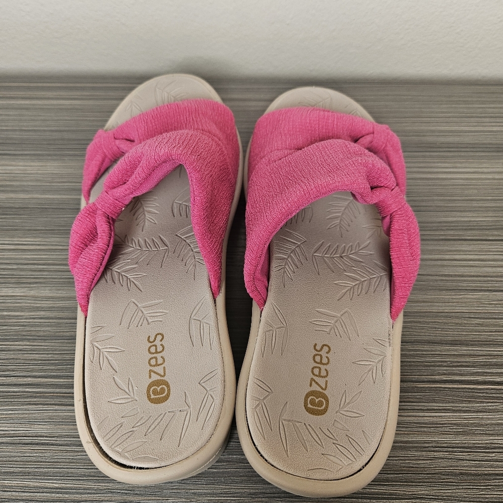 Bzees Smile More Sandals Machine Washable Size 10 Paradise Pink Fuschia - Picture 3 of 7